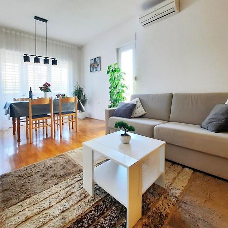 Apartment Violetta-Punta أوماغ المظهر الخارجي الصورة